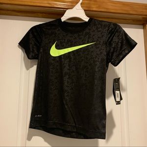 Nike Little Boys Dri Fit Logo Tee- size 6 (Medium)